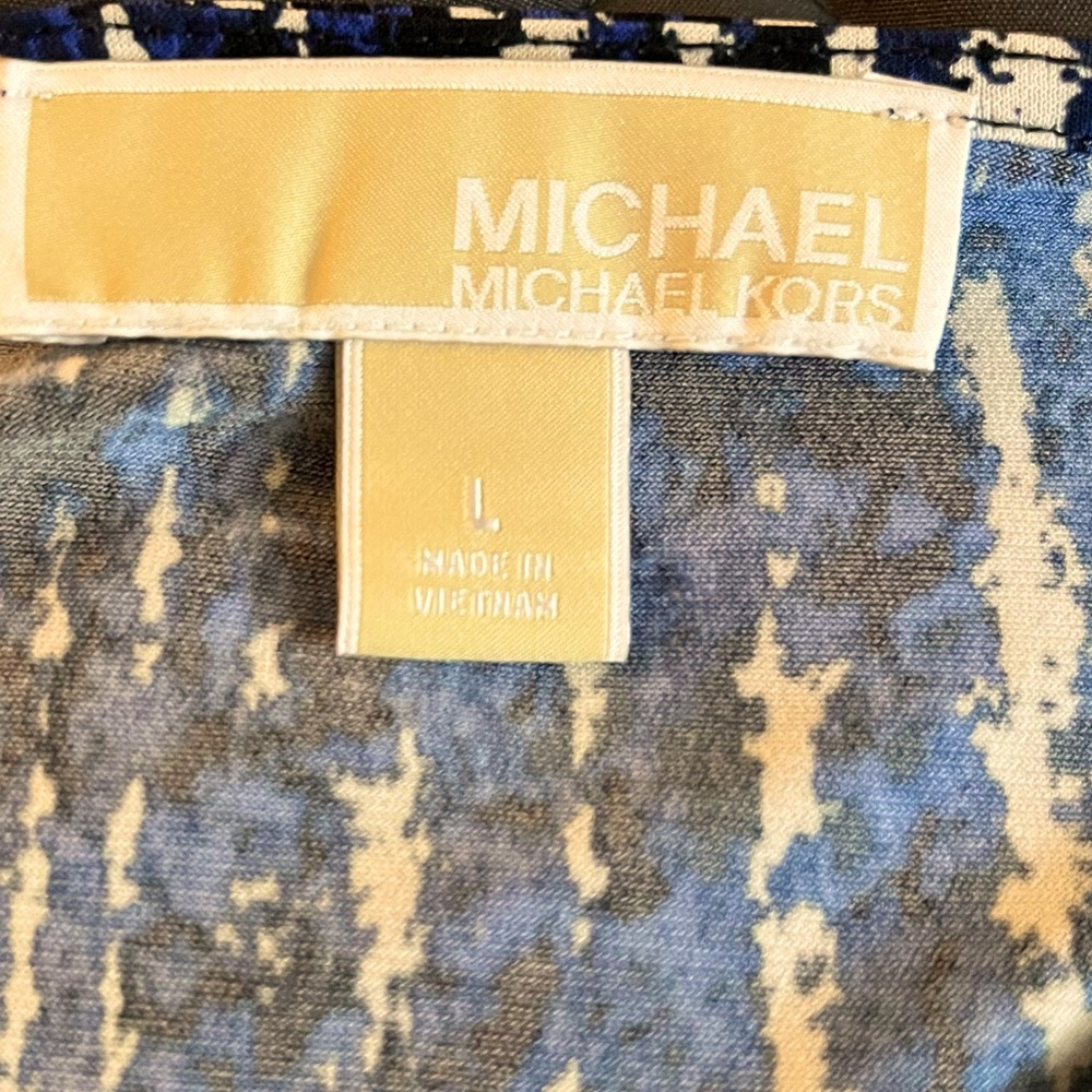 MICHAEL KORS Women's Asymmetrical cap sleeve blouse. Blue, Black, White.… - Picture 5 of 10